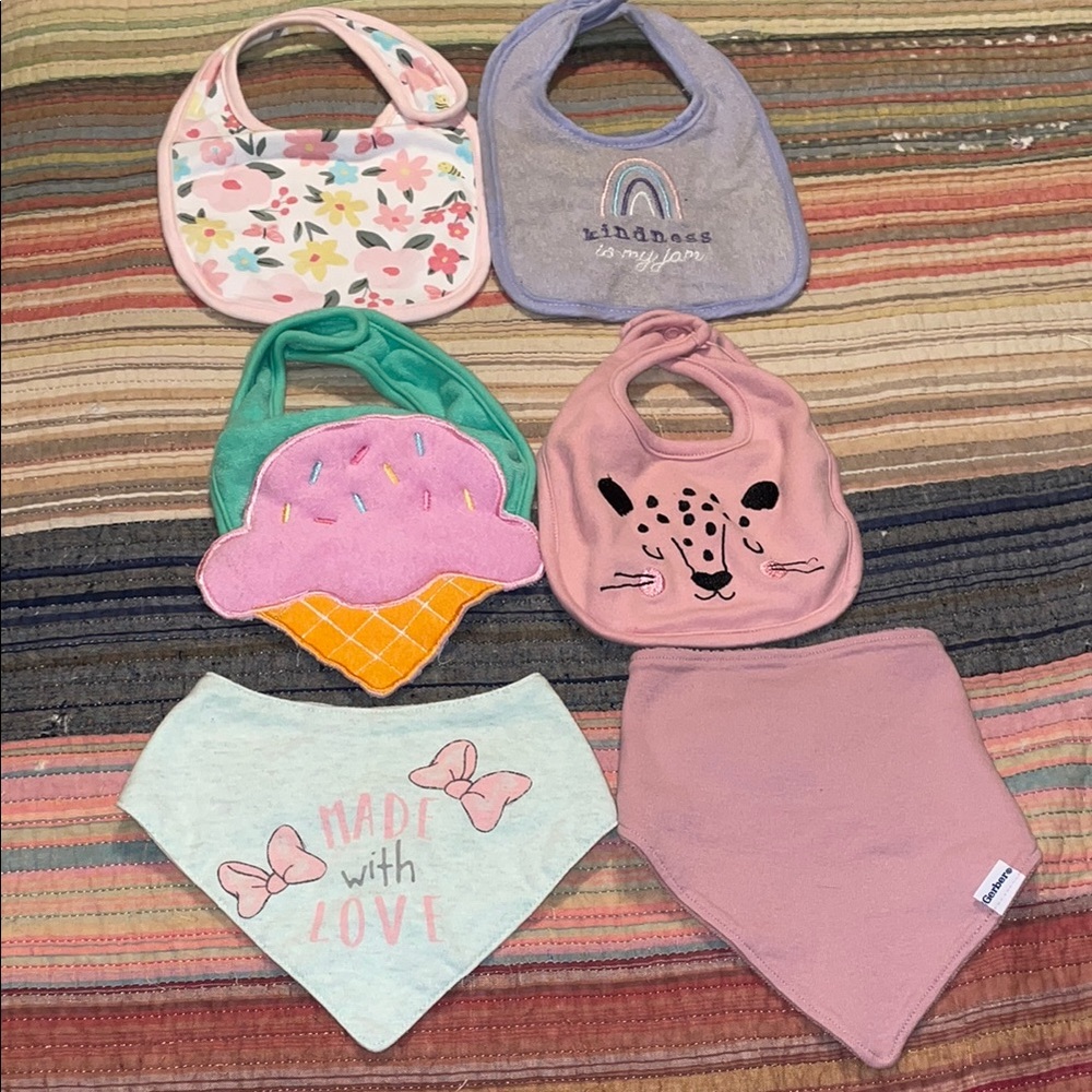 Gerber Pink and Purple Bib Set for Babies